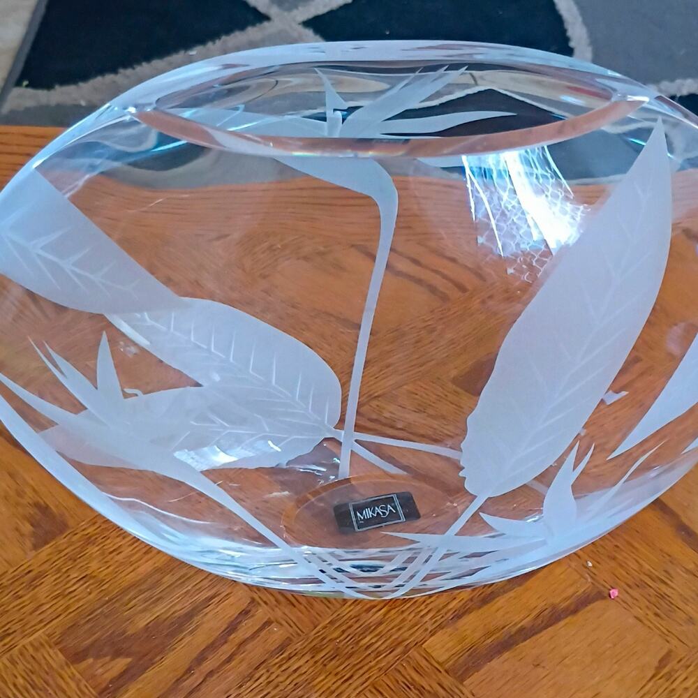 Mikasa Bird of Paradise Clear Cut Glass Etched Vase 8.25 in Poland QP.184/820